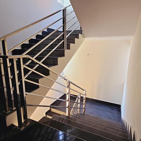 Vensa Homestay Puri Buitenkant foto